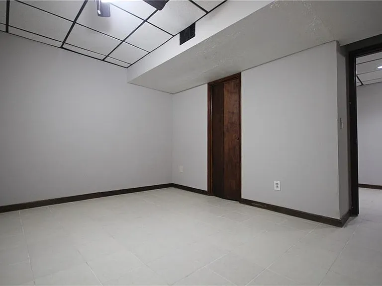 3310 Chastain Xing — Photo 32