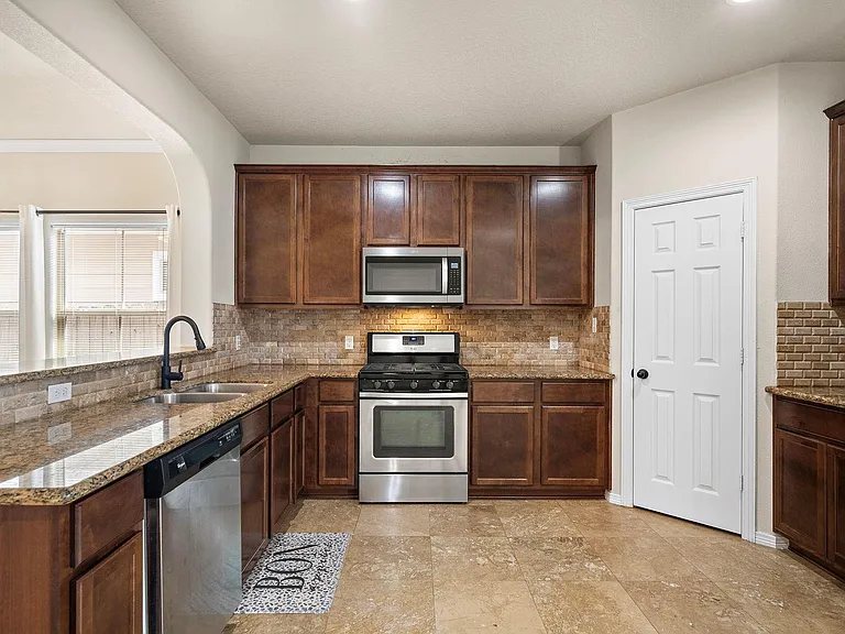 18319 Hillingdon Ln — Photo 16