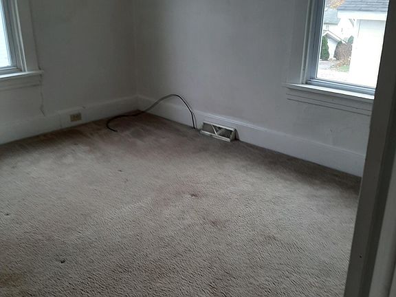 Bedrooms 12 x 12, 11 x 10, 12 x 10 1/2