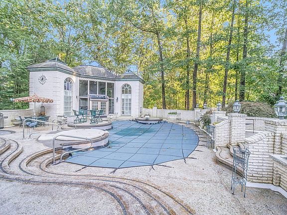 4th image of 8383 Plover Dr