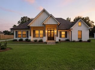 7282 Riverbank Dr, Denham Springs, LA 70706