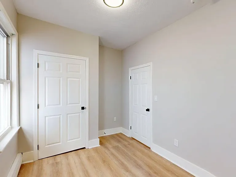 298 Meridian St #4 — Photo 10