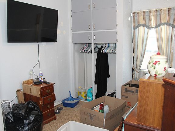 2nd image of 200 Fremont St Unit 1