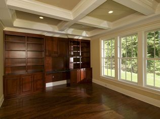 27 Stockbridge Ln, Avon, CT 06001