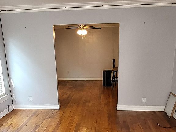 3rd image of 3841 Wentworth St