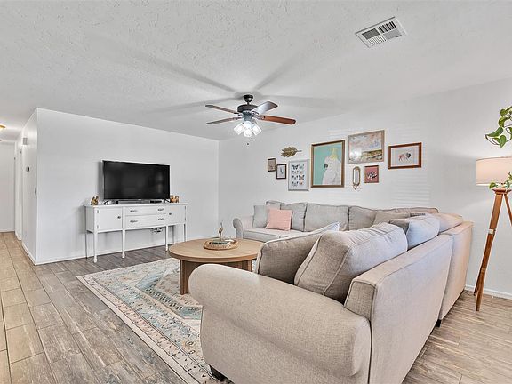 5th image of 4914 SE Hardin Ave