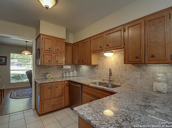 4th image of 213 Briarwood Dr