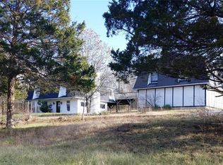 1080 White Hawk Dr, Cuba, MO 65453