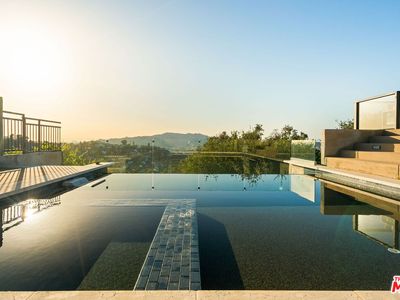 4517 Stanton Dr, Los Angeles, CA, 90065