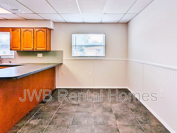 4th image of 7528 Dalehurst Dr S