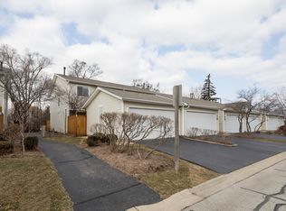 424 Dogwood Ter, Buffalo Grove, IL