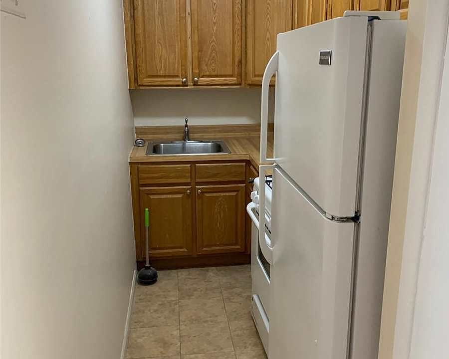 2nd image of 15520 79th St