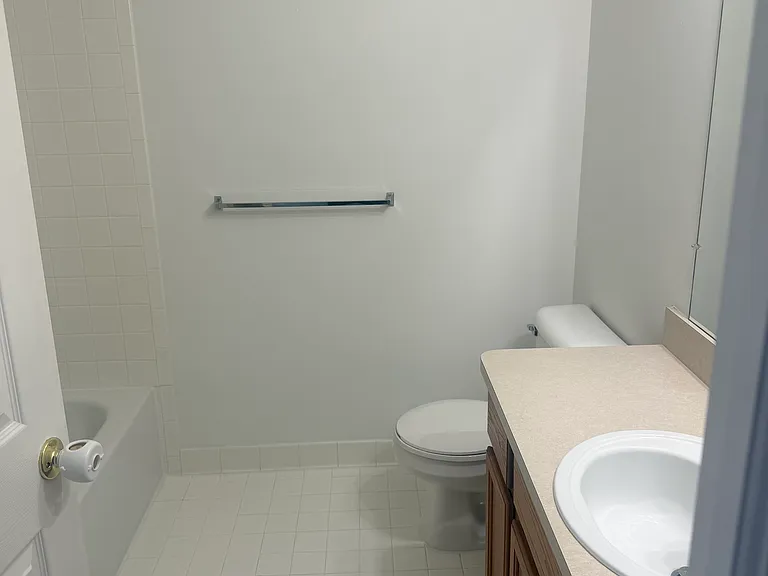 45676 Warwick Dr — Photo 11