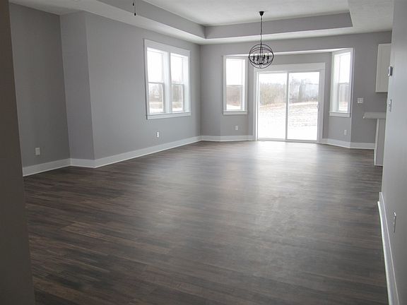 3rd image of 11324 Sand Hill Dr