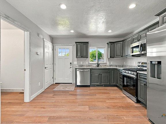 5th image of 310 N 7th St