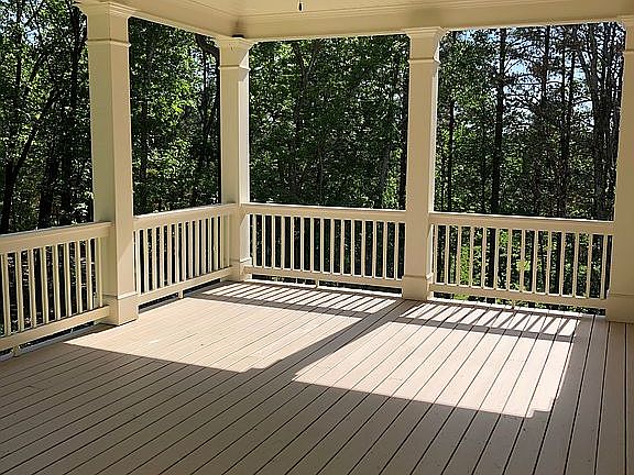 5th image of 840 Greymont Cir