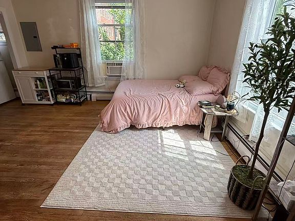 3rd image of 278 Harvard St APT 5