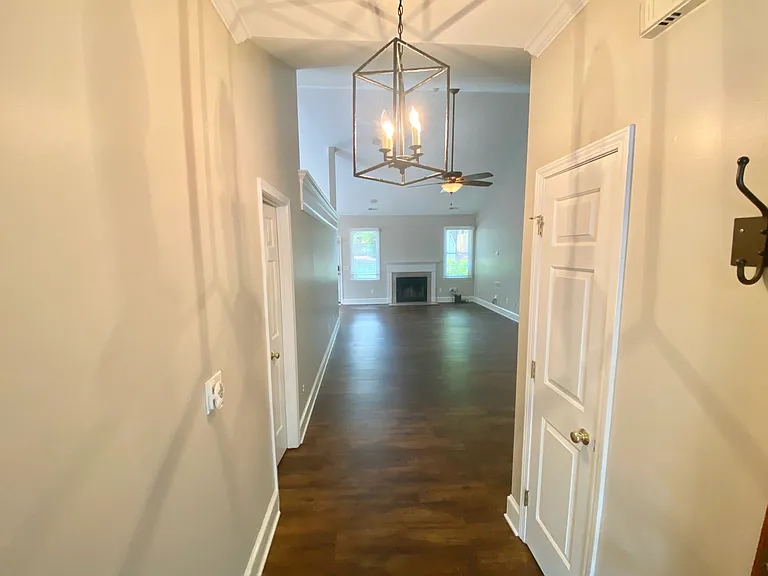 416 E Tremont Ave — Photo 29