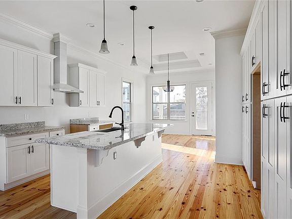 4th image of 8332 Sabre Dr