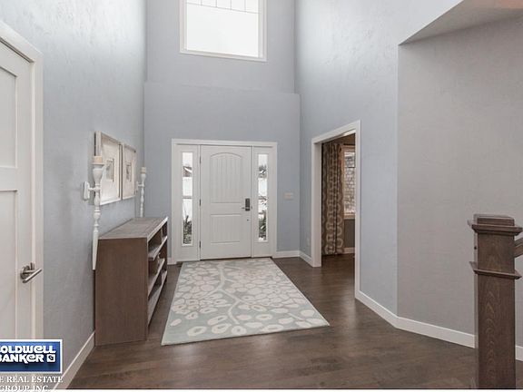 18 Tall Foyer/Office to Right