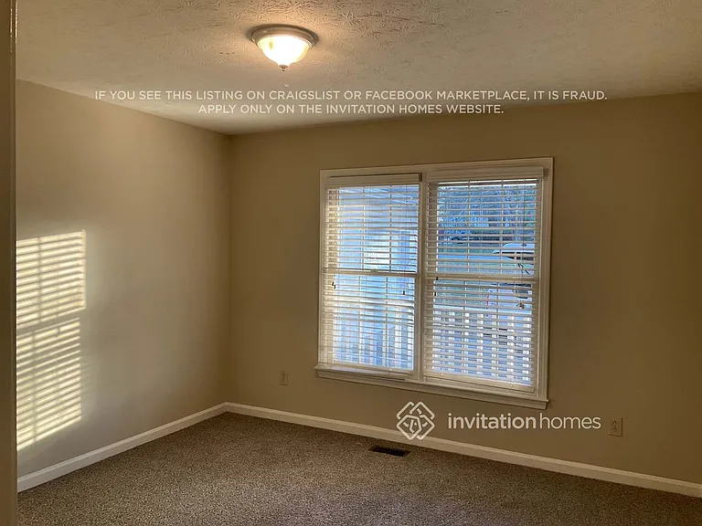 2355 Huntington Dr — Photo 7