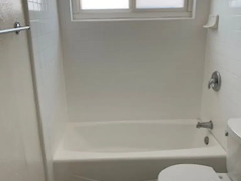 Bright 2 bed 1 bath in Pacific Beach — Photo 12