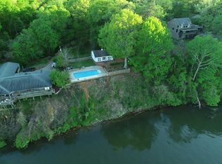 125 Spout Springs Cv, Muscle Shoals, AL 35661