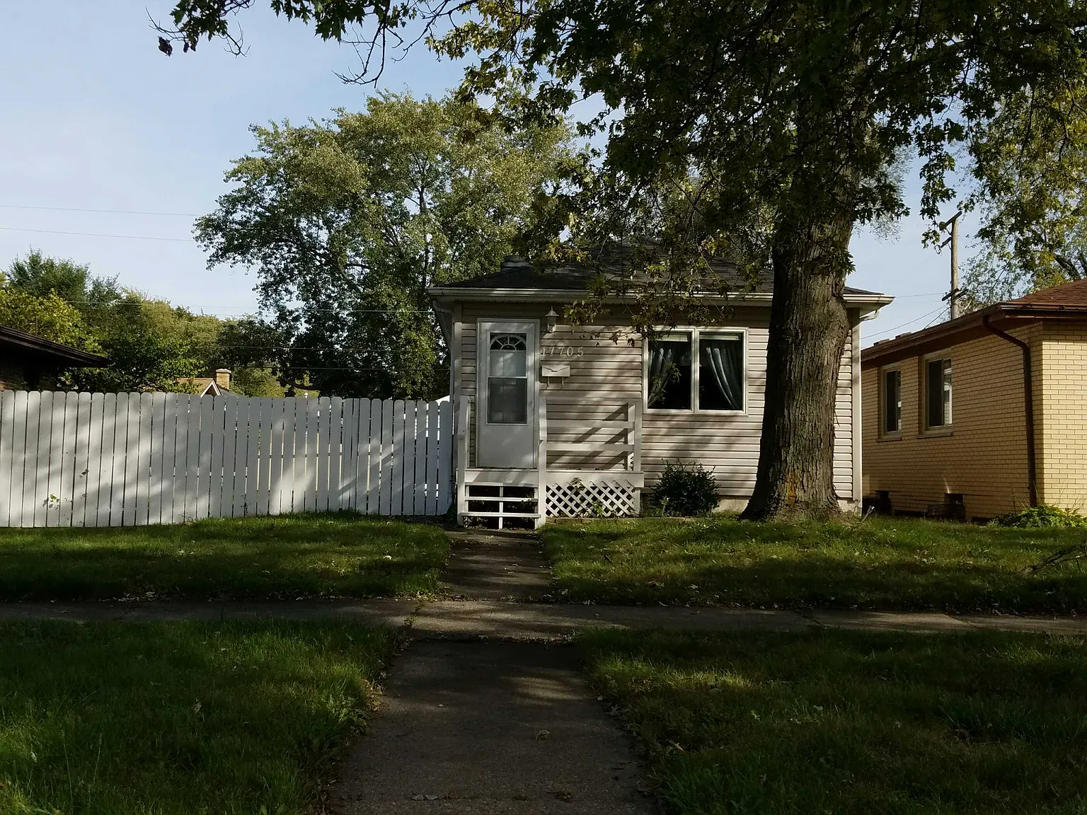 17705 Wentworth Ave photo 1