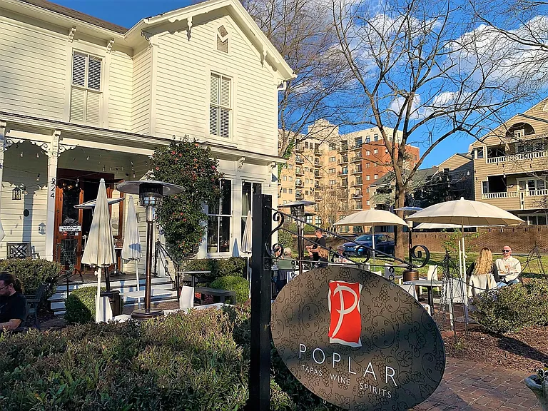 Neighborhood Outdoor Dinning & Wine Bar