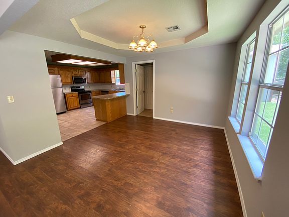 5th image of 22885 Angelwood Dr