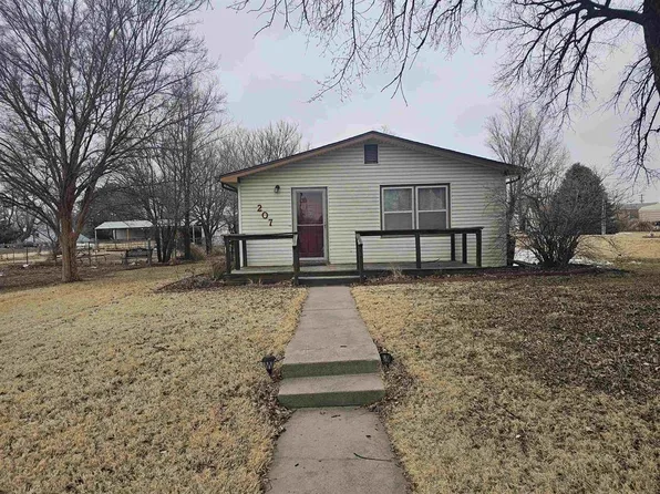 207 S Cedar St, Cimarron, KS 67835