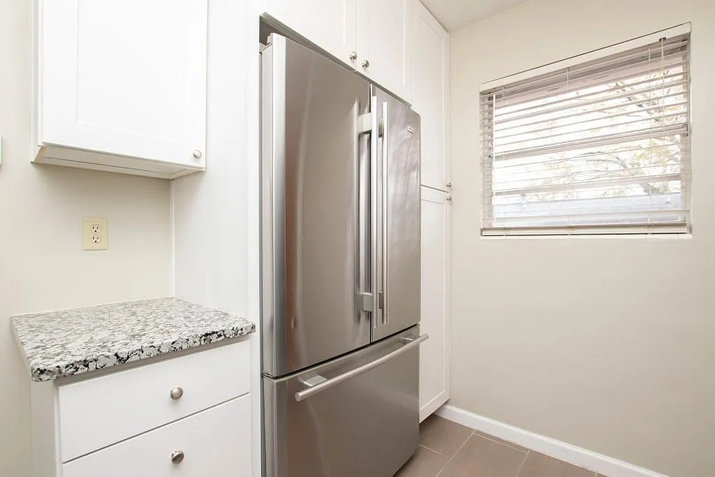 2 bed, 2.0 bath, 1200 sqft, $1,450 — Photo 3