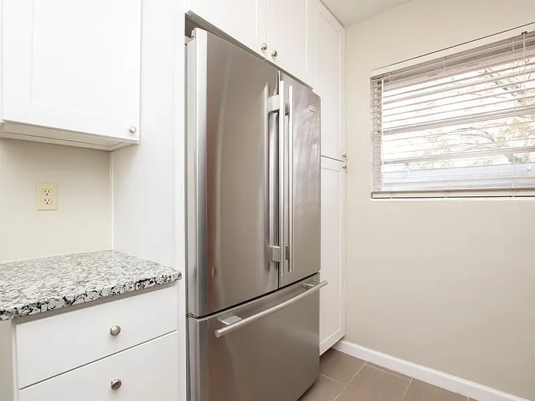 3660 Peachtree Rd NE #E4 — Photo 3