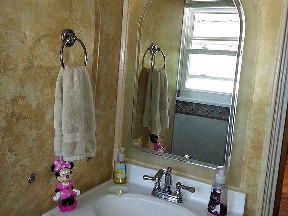 1st floor bathroom
