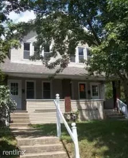 1st image of 224 E Hudson St