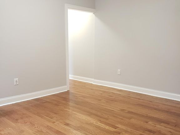 4th image of 500 Baldwin Ave #30