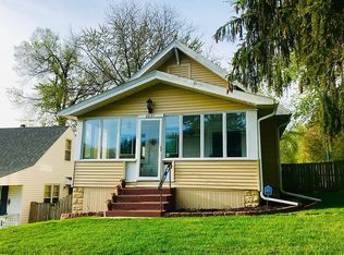 5851 Lake St, Omaha, NE 68104