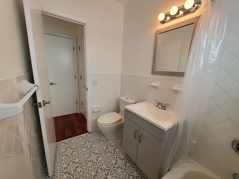 1235 Euclid Ave #12 — Photo 9