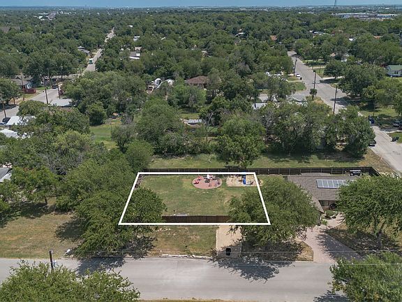 4th image of 355 S Plum Ave LOT 13-14
