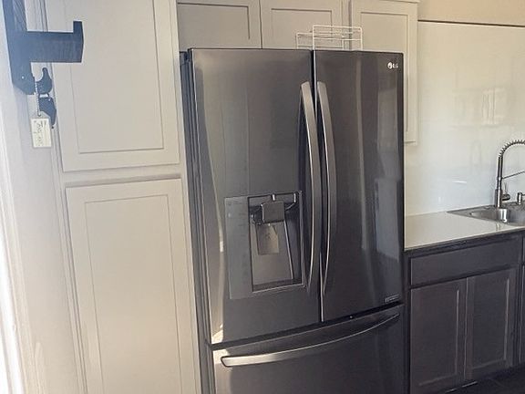 3rd image of 2102 W Mariposa St APT 5