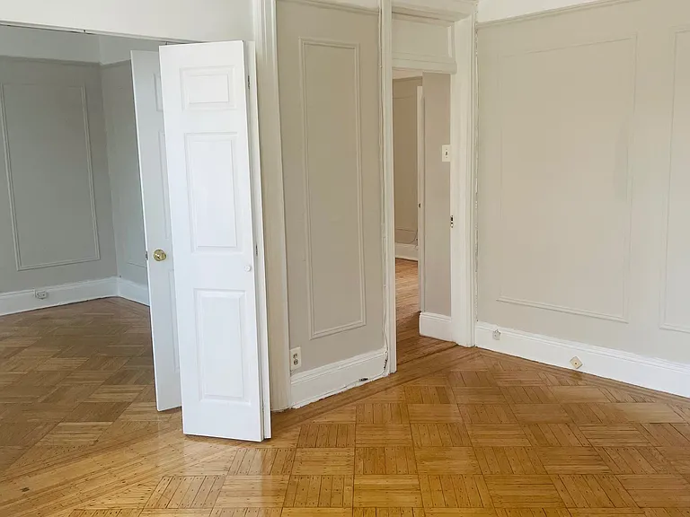 31-44 35th St #5 — Photo 9