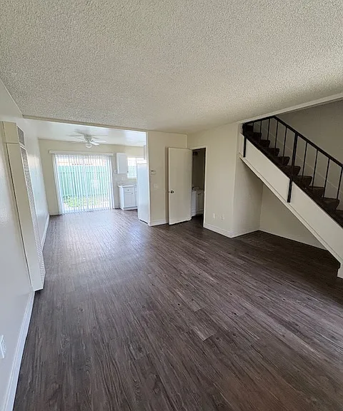 986 Lorraine Pl #31 — Photo 2