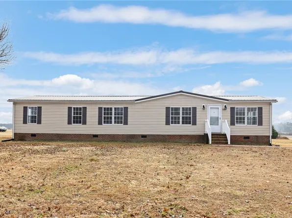 2000 Pine Log Rd, Skippers, VA 23879