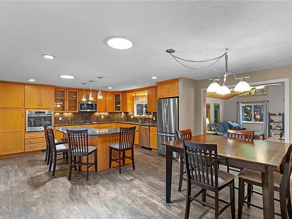 5th image of 65 Apple House Dr