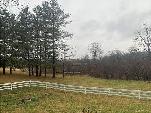 2nd image of 4570 Urbana Woodstock Pike