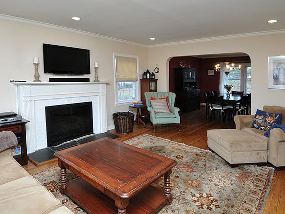 3rd image of 16 Stevenson Ave