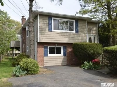 1061 Callahan St, Bay Shore, NY, 11706