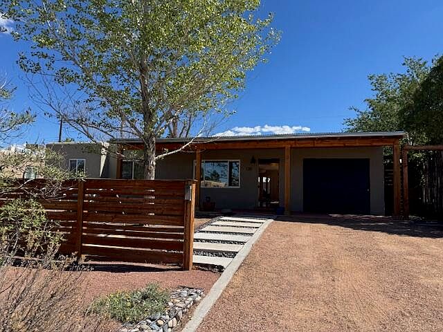 1st image of 720 La Veta Dr NE