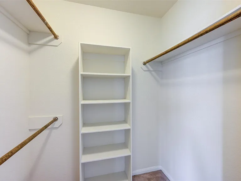 10907 Woodland Leaf Ln — Photo 28