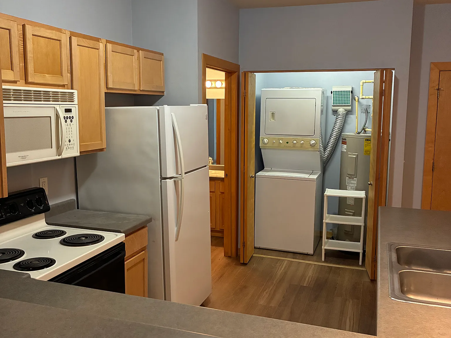 1 bed, 947 sqft, $1,400 — Photo 4